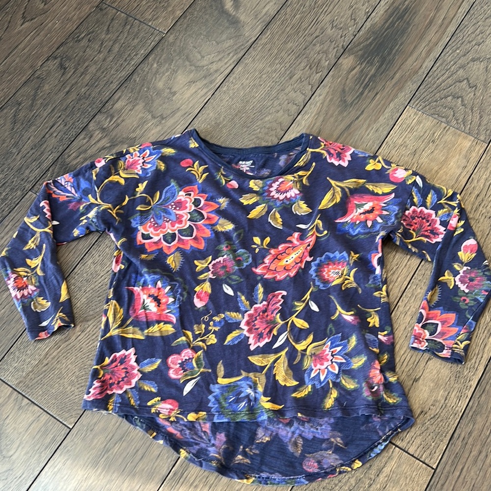 Size XS long sleeve shirt